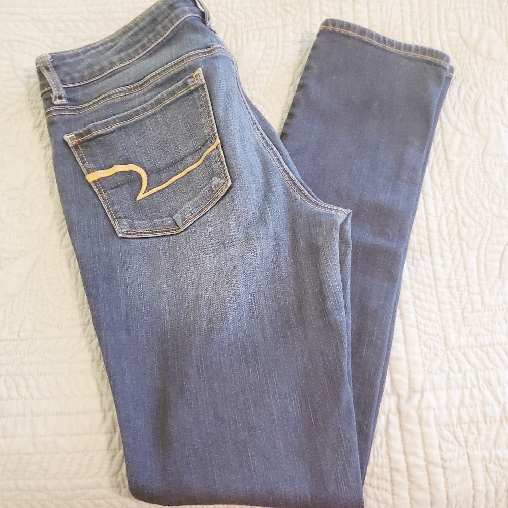 🥂3 for 25..American Eagle. Skinny jeans